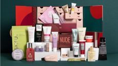 Feelunique Beauty Advent Calendar 2021 (Worth Over £385).