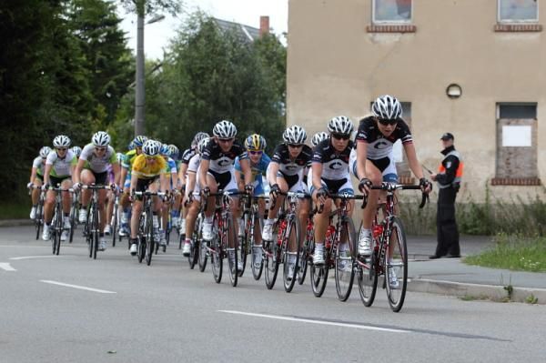 Hitec Products knew the danger and went to the front to chase the breakaways
