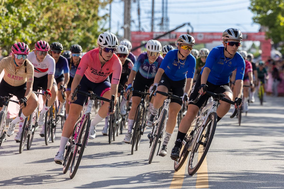 Olivia Cummins (pink Omnium leaders jersey) and Sam Schneider (blue L39ion of LA jersey) finished the day tied for points in the omnium with Sam's stage win today breaking the tie.