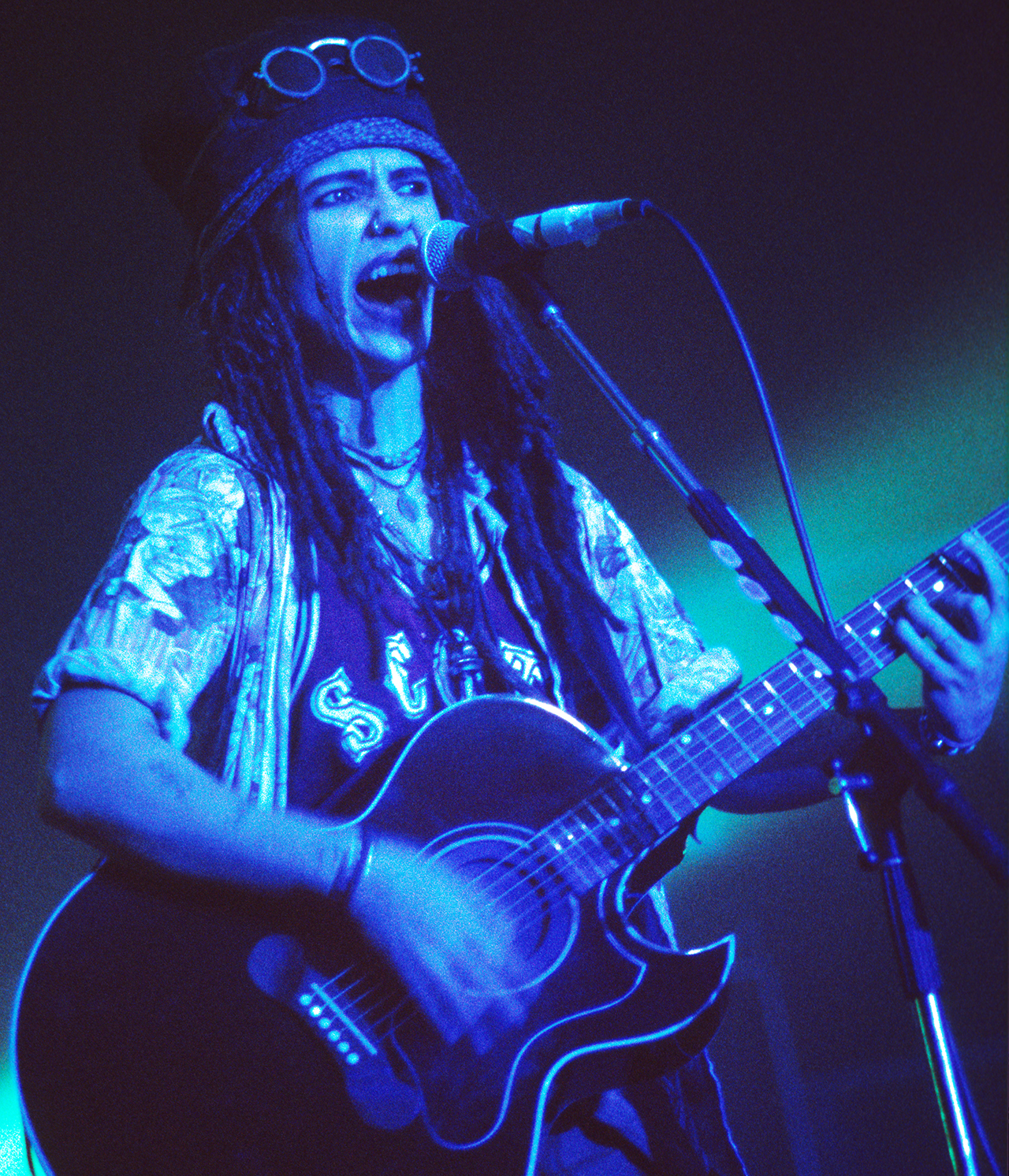 Linda Perry performs onstage at Vooruit in Ghent, Belgium, on November 20, 1993