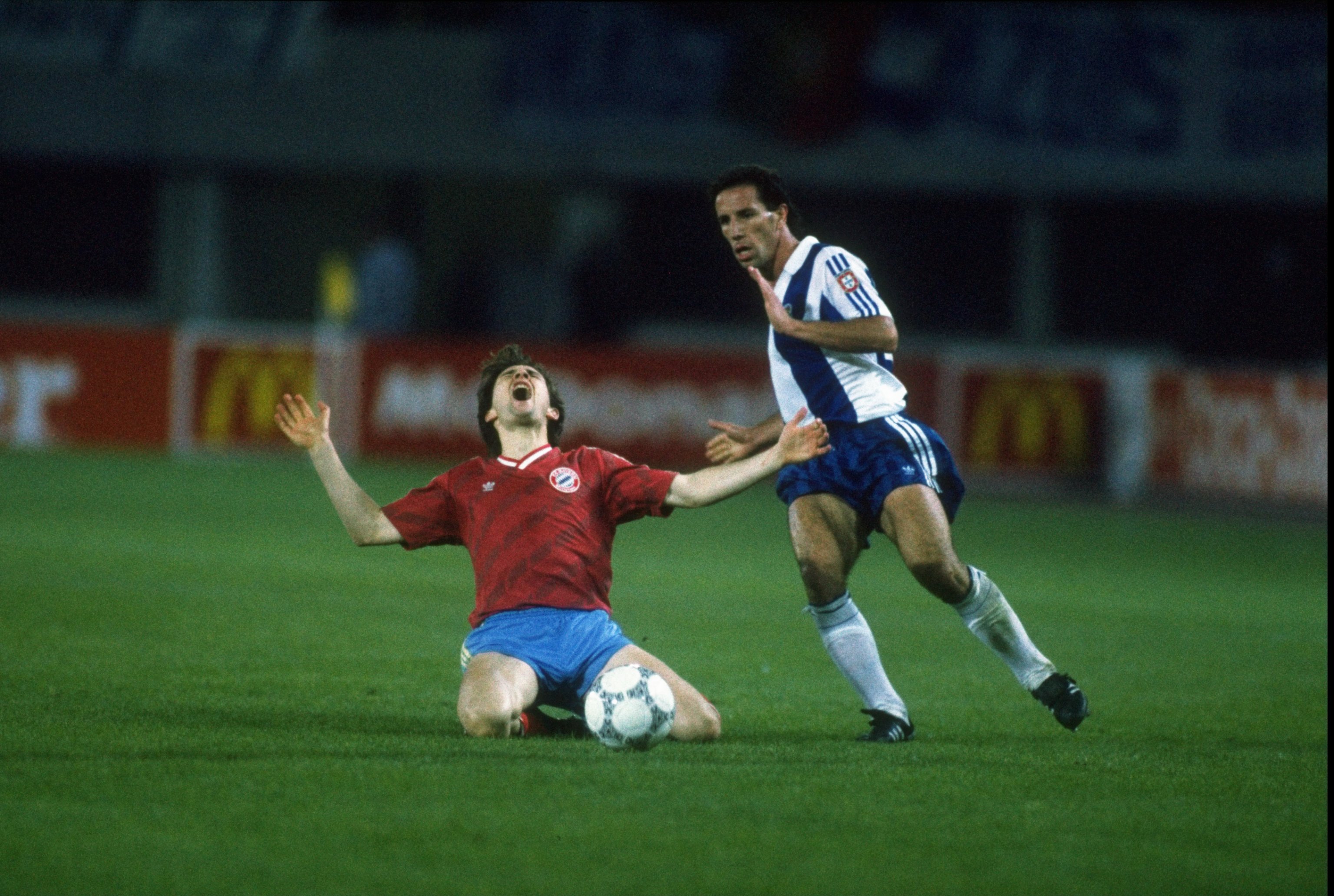 Jaime Magalhaes (right) in action for Porto against Bayern Munich in the 1987 European Cup final.