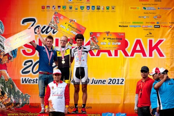 The podium of stage winners, second place Oscar Pujol (Azad University Cross Team), the winner John Ebsen (CCN Cycling Team ) , third place Saufi Mat Senan (Trengganu)