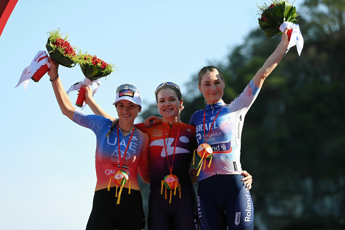 Daria Pikulik with Chiara Consonni and Mia Griffin on the podium for the Tour of Guangxi Women 2023 