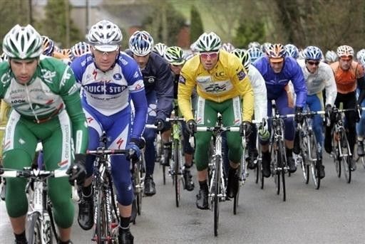Norwegian Thor Hushovd (Cr&eacute;dit Agricole) keeps cool and in the lead after two days.