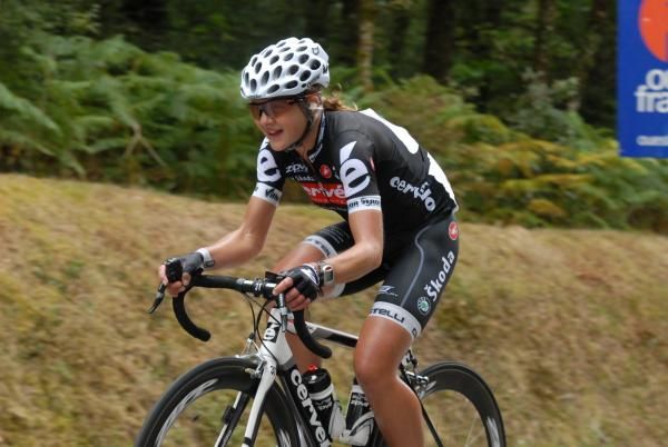 Sharon Laws (Cervelo) on the attack
