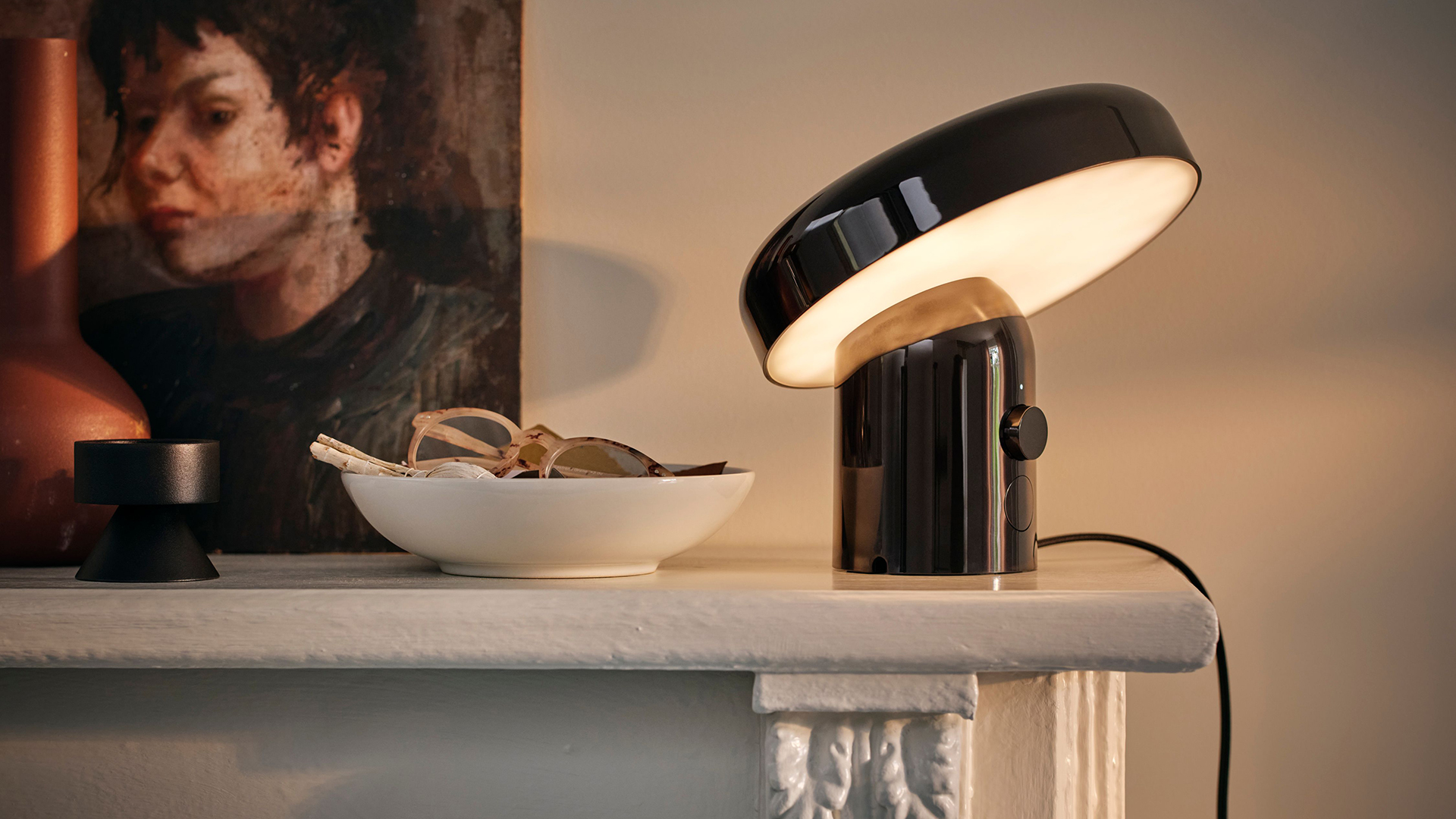 IKEA BLOMPRAKT Bluetooth speaker lamp in lifestyle shot