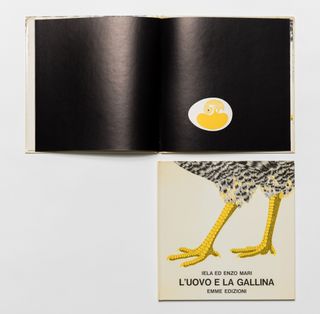 Two images from Enzo Mari's book, ‘L'uovo e la gallina’, featuring the story of a hen and an egg and created in 1969