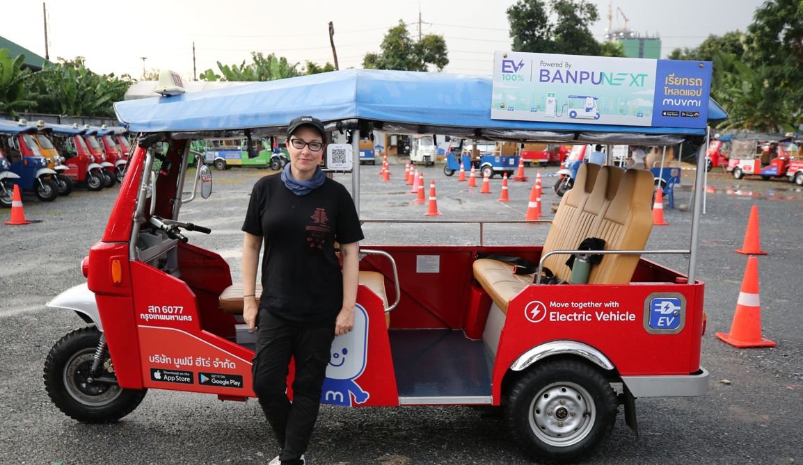 Sue Perkins: Lost In Thailand is the next of Sue&#039;s travel shows for Channel 5. 