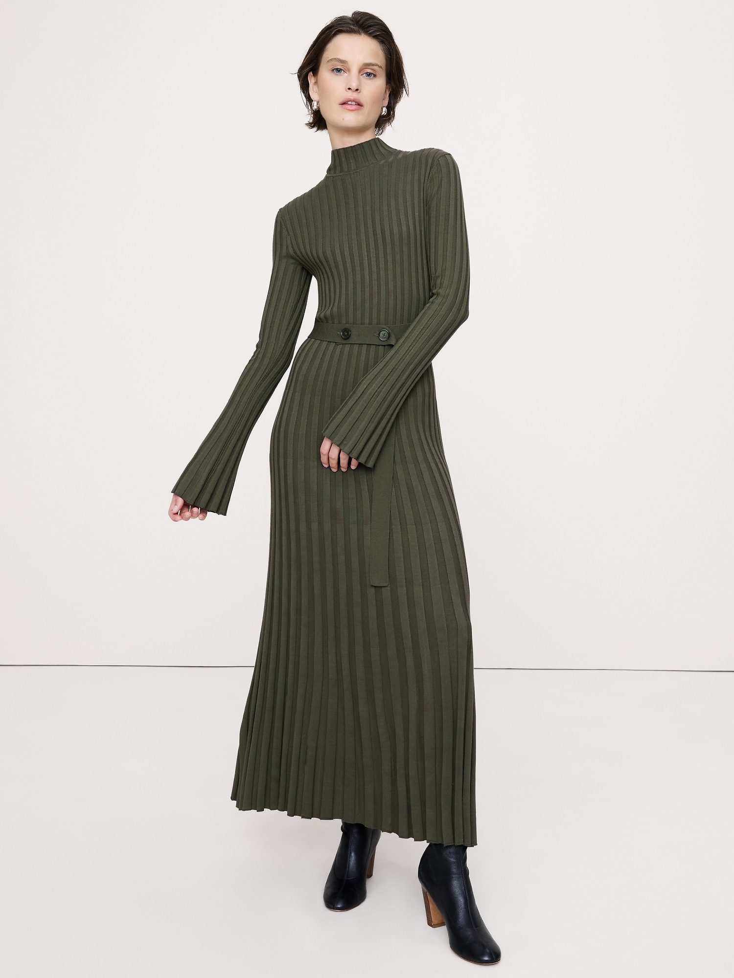Sculpted Ribbed Sweater Maxi Dress