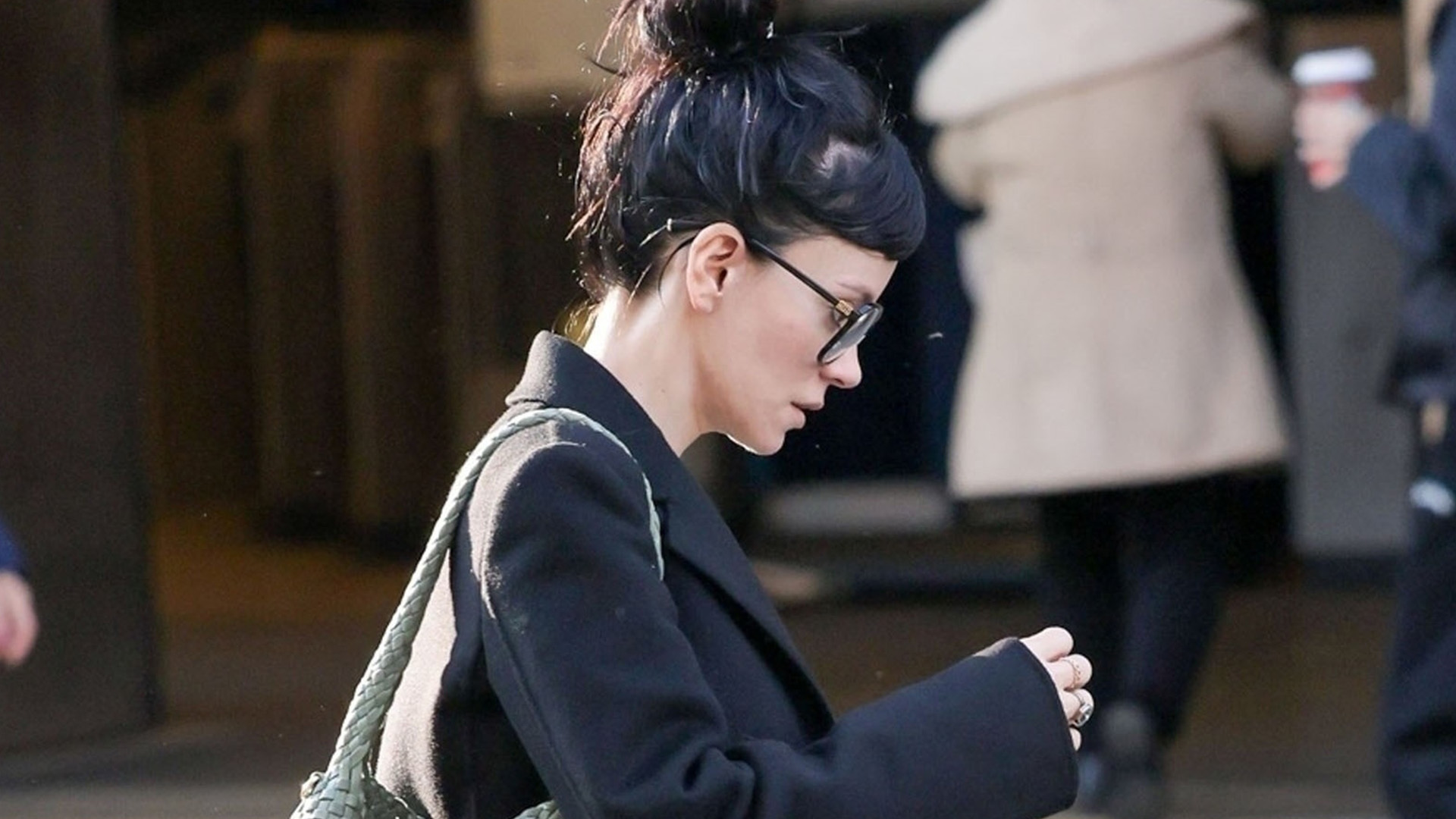 Lily Allen boots and bag street