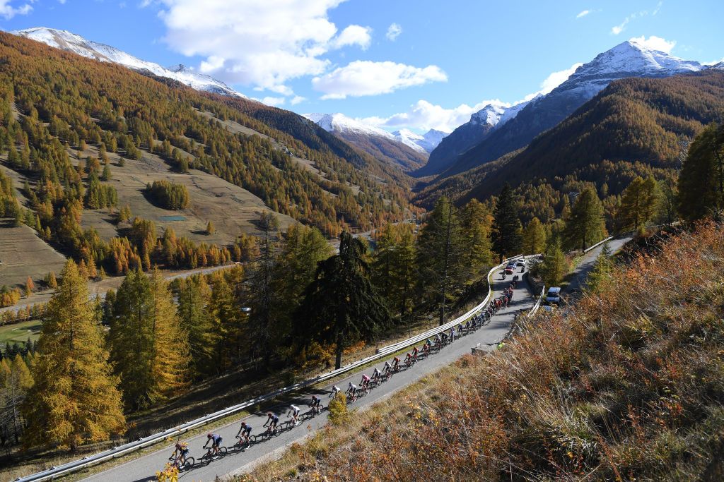 SESTRIERE ITALY OCTOBER 24 Filippo Ganna of Italy and Team INEOS Grenadiers Rohan Dennis of Australia and Team INEOS Grenadiers Tao Geoghegan Hart of The United Kingdom and Team INEOS Grenadiers Wilco Kelderman of The Netherlands and Team Sunweb Pink Leader Jersey Jai Hindley of Australia and Team Sunweb White Best Young Rider Jersey Sestriere 2041m Landscape Peloton Mountains Snow during the 103rd Giro dItalia 2020 Stage 20 a 190km stage from Alba to Sestriere 2035m girodiitalia Giro on October 24 2020 in Sestriere Italy Photo by Tim de WaeleGetty Images