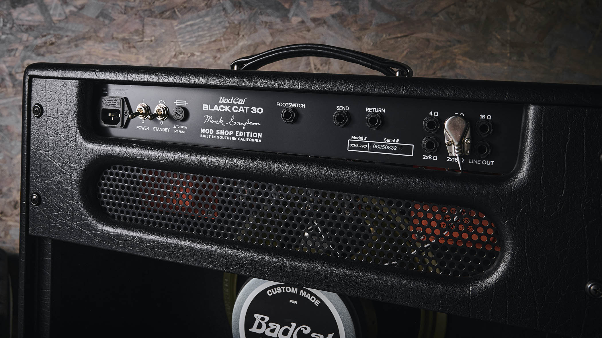 Bad Cat Mod Shop Black Cat Combo: the new boutique tube amp is photographed in closeup