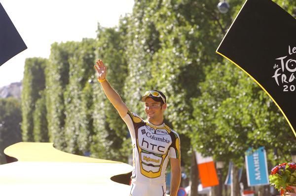 The most dominant sprinter of the 2009 Tour de France, Mark Cavendish, acknowledges the crowds in Paris