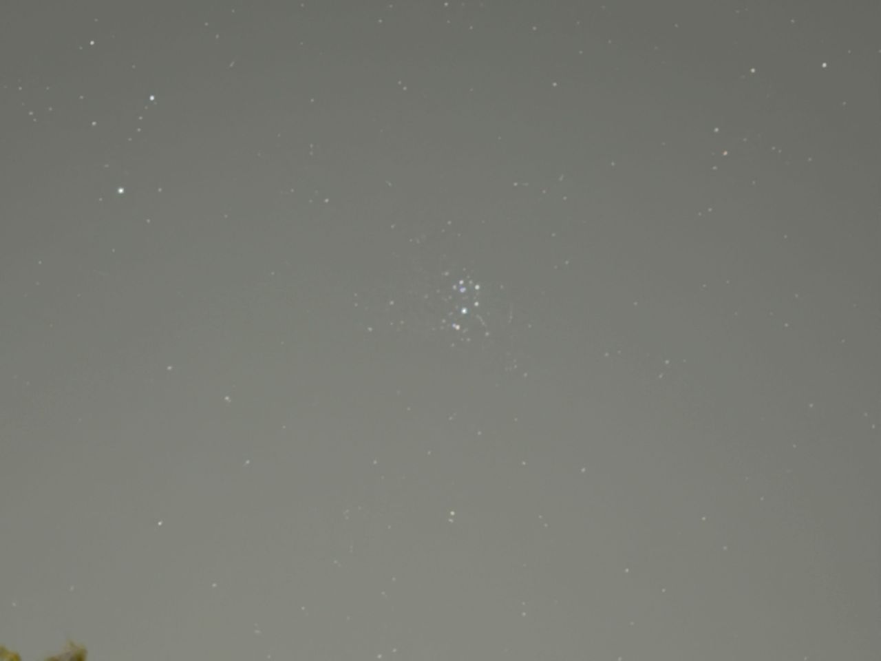 Apple iPhone 17 Pro astrophotography the Pleiades.