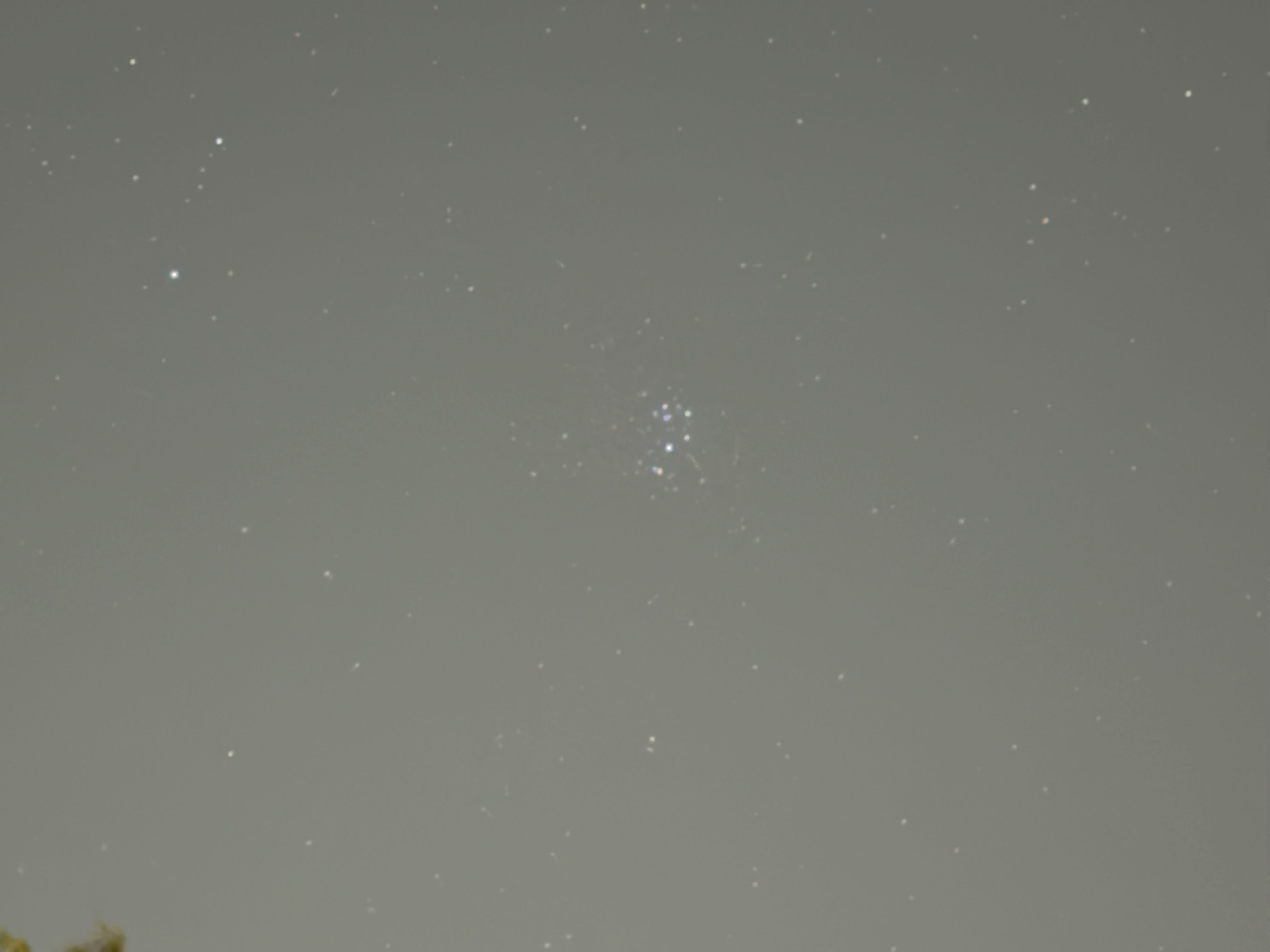 Apple iPhone 17 Pro astrophotography the Pleiades.
