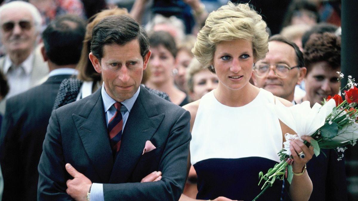 Prince Charles and Princess Diana seen in first-look of The Crown ...