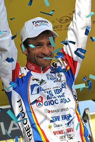 Michele Scarponi (Serramenti PVC Diquigiovanni-Androni Giocattoli) enjoyed his overall win.