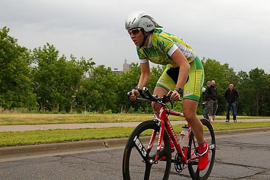 Morgan Kapp (Nature Valley) puts in a huge effort on the uphill finish.