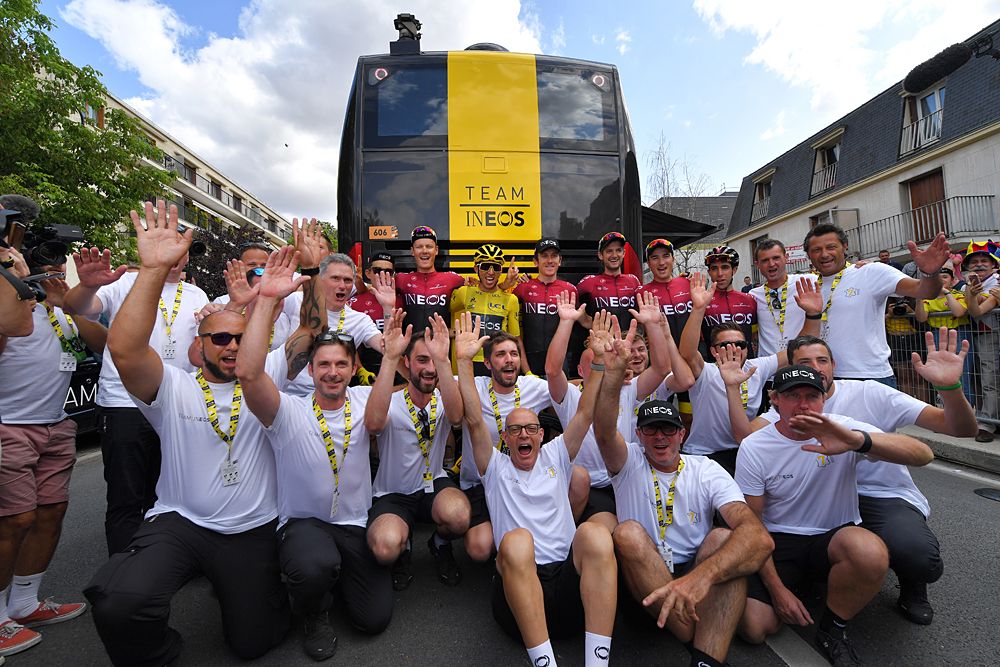 Egan Bernal in yellow, Dave Brailsford and Team Ineos at the start of stage 21 of the Tour de France