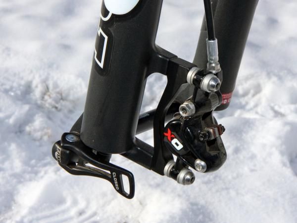 Post-mount brake tabs ease caliper installation.