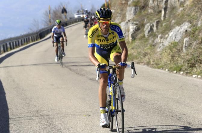 Alberto Contador (Tinkoff-Saxo) distances Nairo Quintana