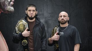 UFC lightweight champion, Islam Makhachev (L) and UFC featherweight champion, Alex Volkanovski (R) face off ahead of UFC 284