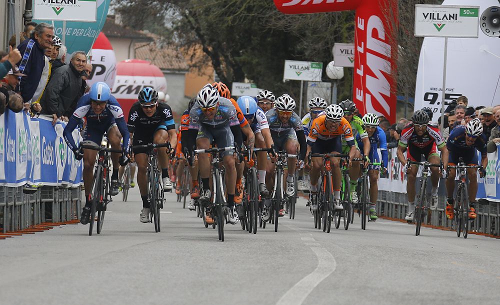 The sprint on stage 1a