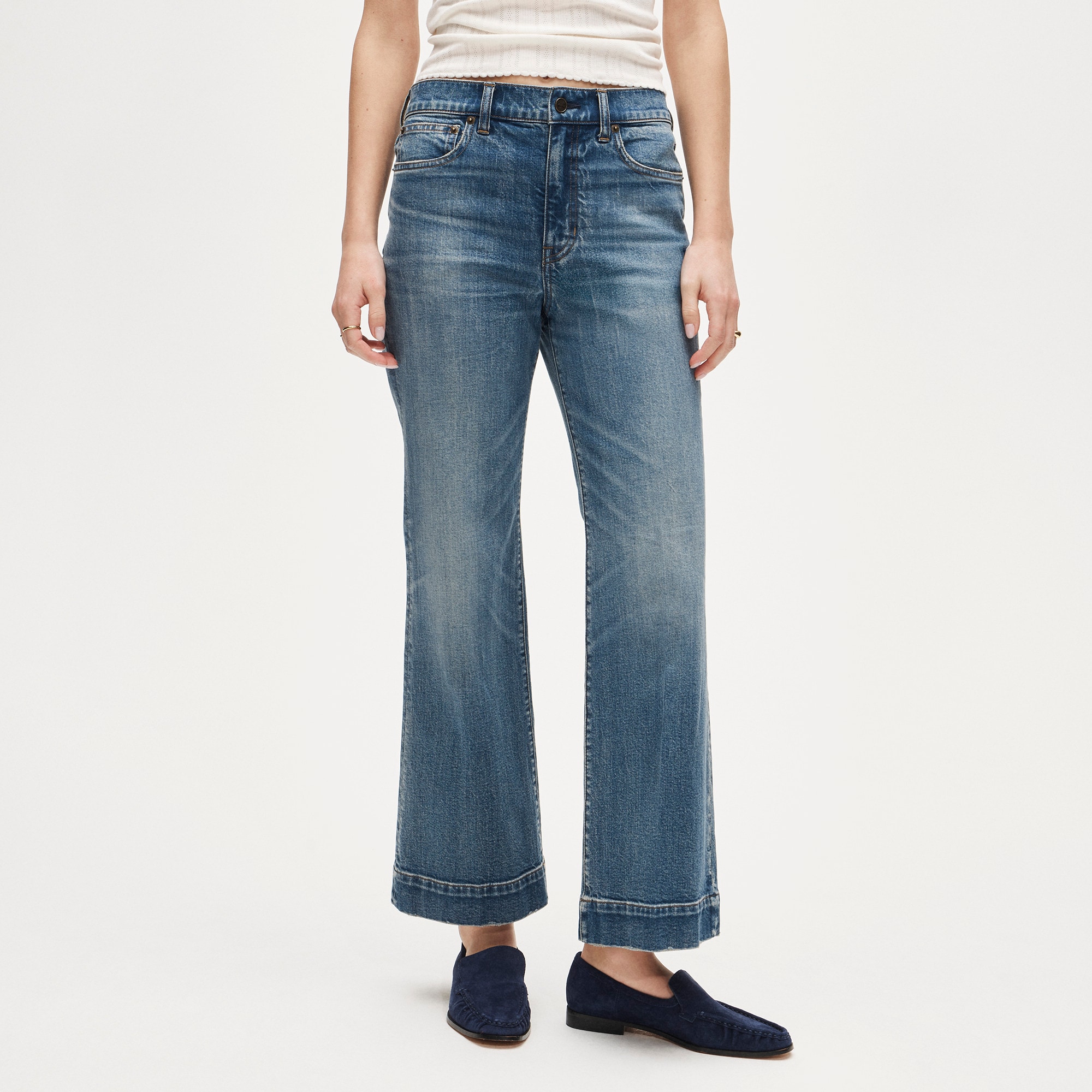 Charley Kickout Cropped Jean in Semi-Stretch
