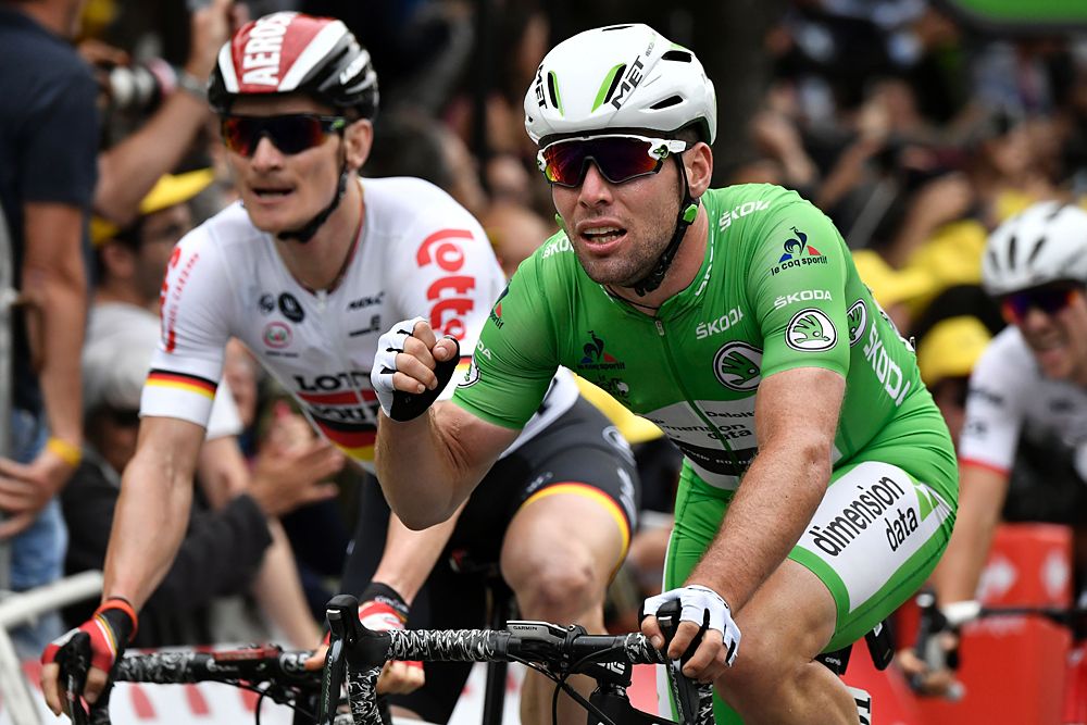 Mark Cavendish (Dimension Data) thinks he might have beaten Greipel in a photo finish