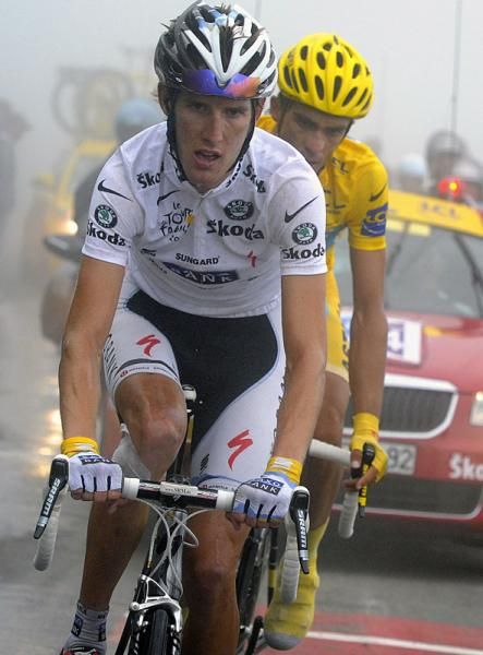 Andy Schleck (Saxo Bank) set a furious tempo on the Tourmalet, but could not drop Contador.