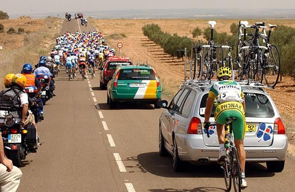 Quique Gutierrez drops off the peloton
