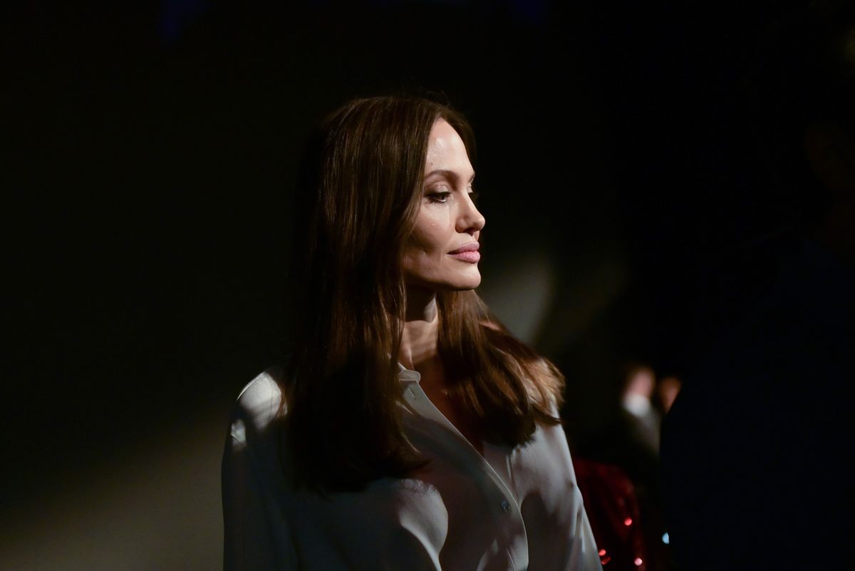 The Daily Gossip: Photos Reveal Alleged Angelina Jolie Bruises After ...