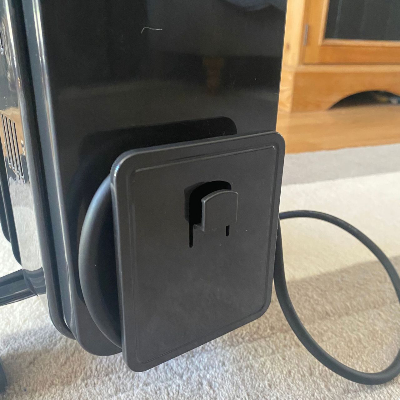 Cable tidy of the Vonhaus 2500W 11 fin oil-filled radiator