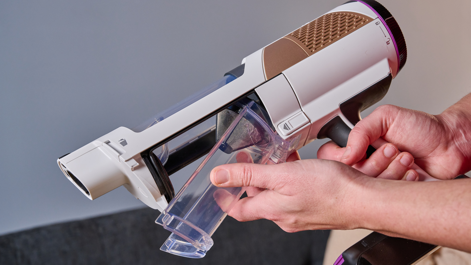 Bin mechanism on Shark Detect Pro cordless vacuum 