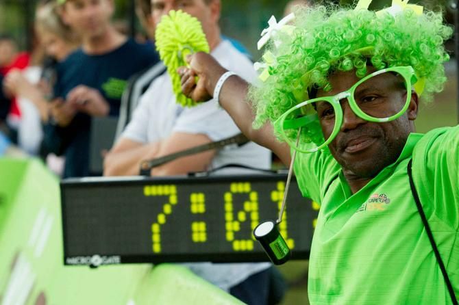 The Exxaro cheerleader at the start of stage 5