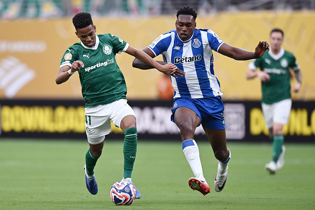 Estevao of Palmeiras competes for the ball with Samu Aghehowa of FC Portoduring the FIFA Club World Cup 2025 group A match between SE Palmeiras and FC Porto at MetLife Stadium on June 15, 2025 in East Rutherford, New Jersey.