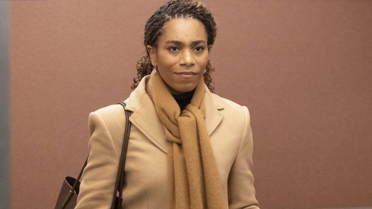 Kelly McCreary as Maggie Pierce on Grey&#039;s Anatomy.