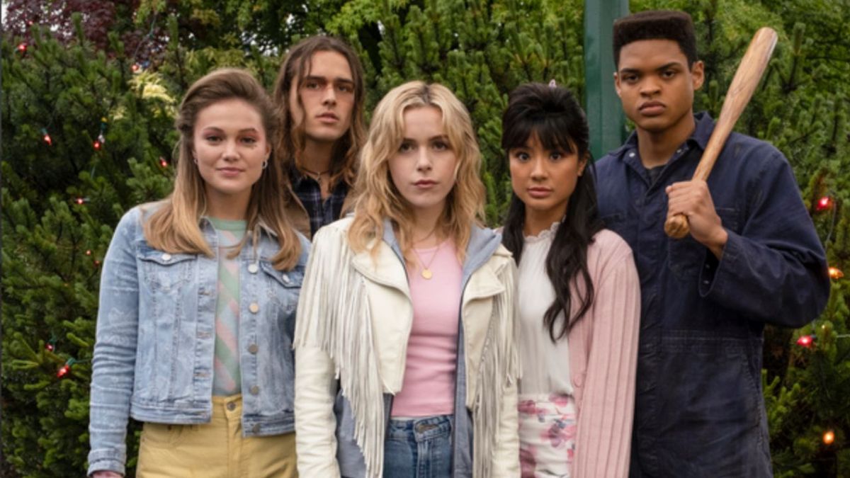 (L-R): Olivia Holt as Teen Pam, Charlie Gillespie as Teen Blake, Kiernan Shipka as Jamie Hughes, Stephi Chin-Salvo as Marisa Margolis, Jeremy Monn-Djasngar as Teen Randy Finkle in Totally Killer