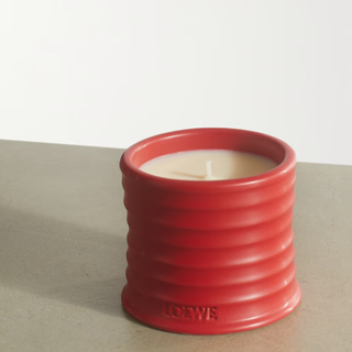 tomato leaves loewe home scents candle, red jar