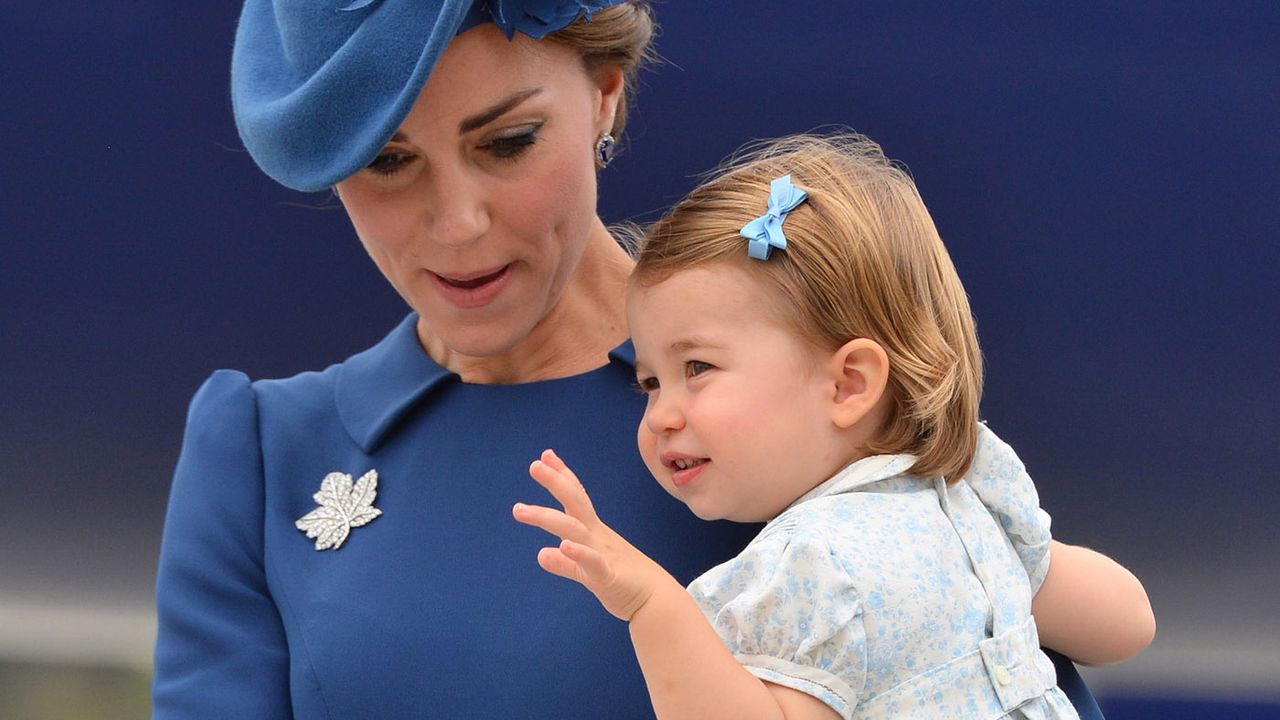 VICTORIA, BC - SEPTEMBER 24:(L-R) Catherine, Duchess of Cambridge and Princess Charlotte of Cambridge arrive at Victoria International Airport on September 24, 2016 in Victoria, Canada.(Photo