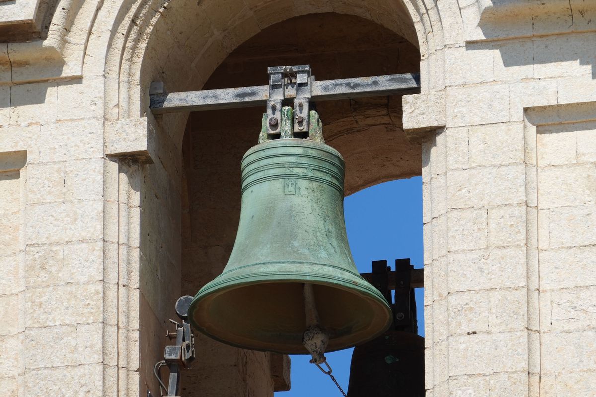 Sony RX10 V bridge camera sample gallery, closeup of a bell tower