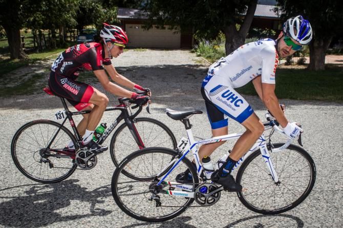 Lucas Euser (UnitedHealthcare) attacked with Daniel Jaramillo (Jamis-Hagens Berman)