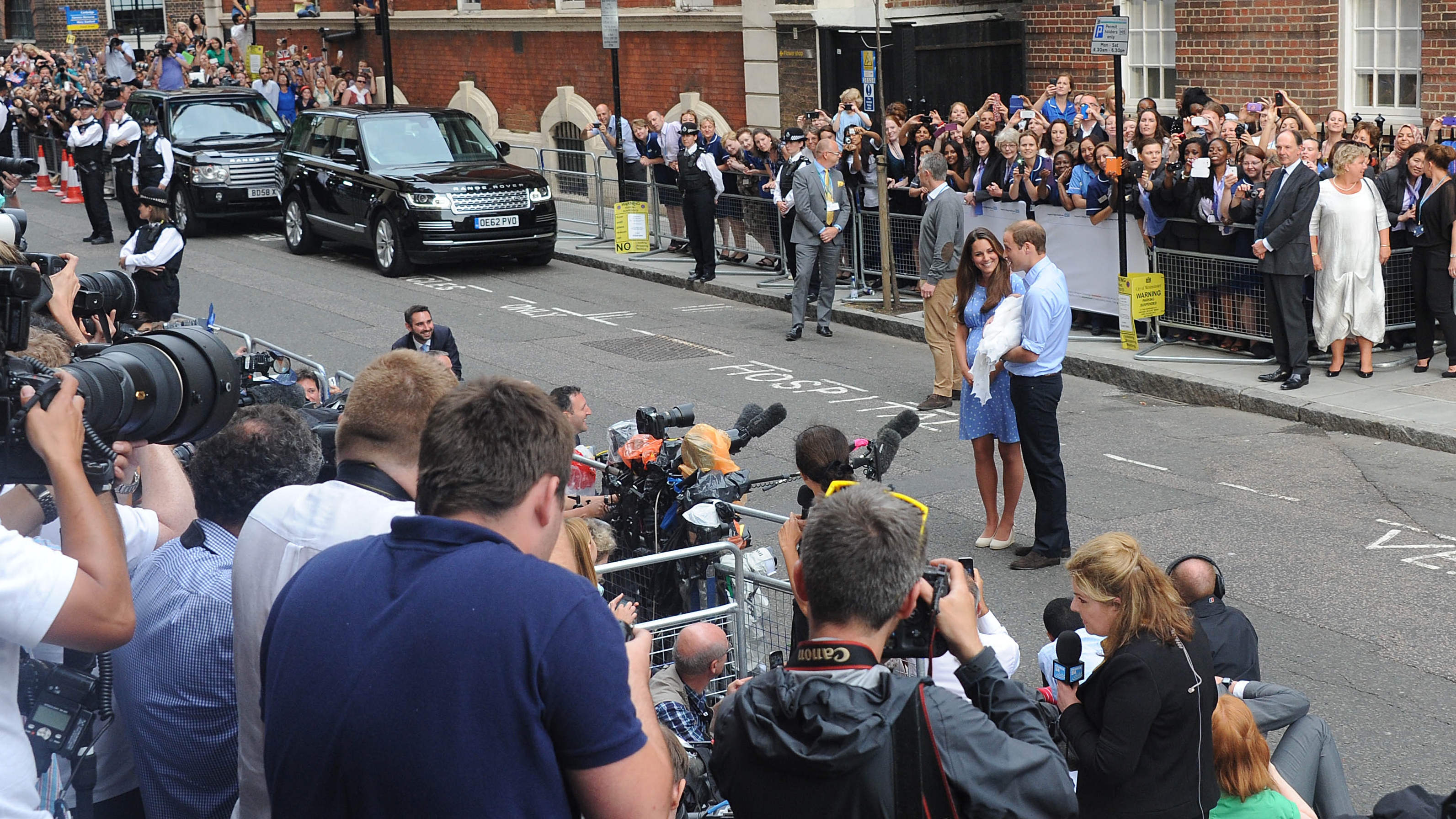 Prince William and Catherine, Princess of Wales depart The Lindo Wing with their newborn son at St Mary&#039;s Hospital on July 23, 2013