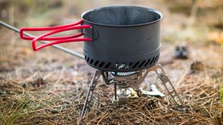 how to choose a camping stove: hose-fed stove