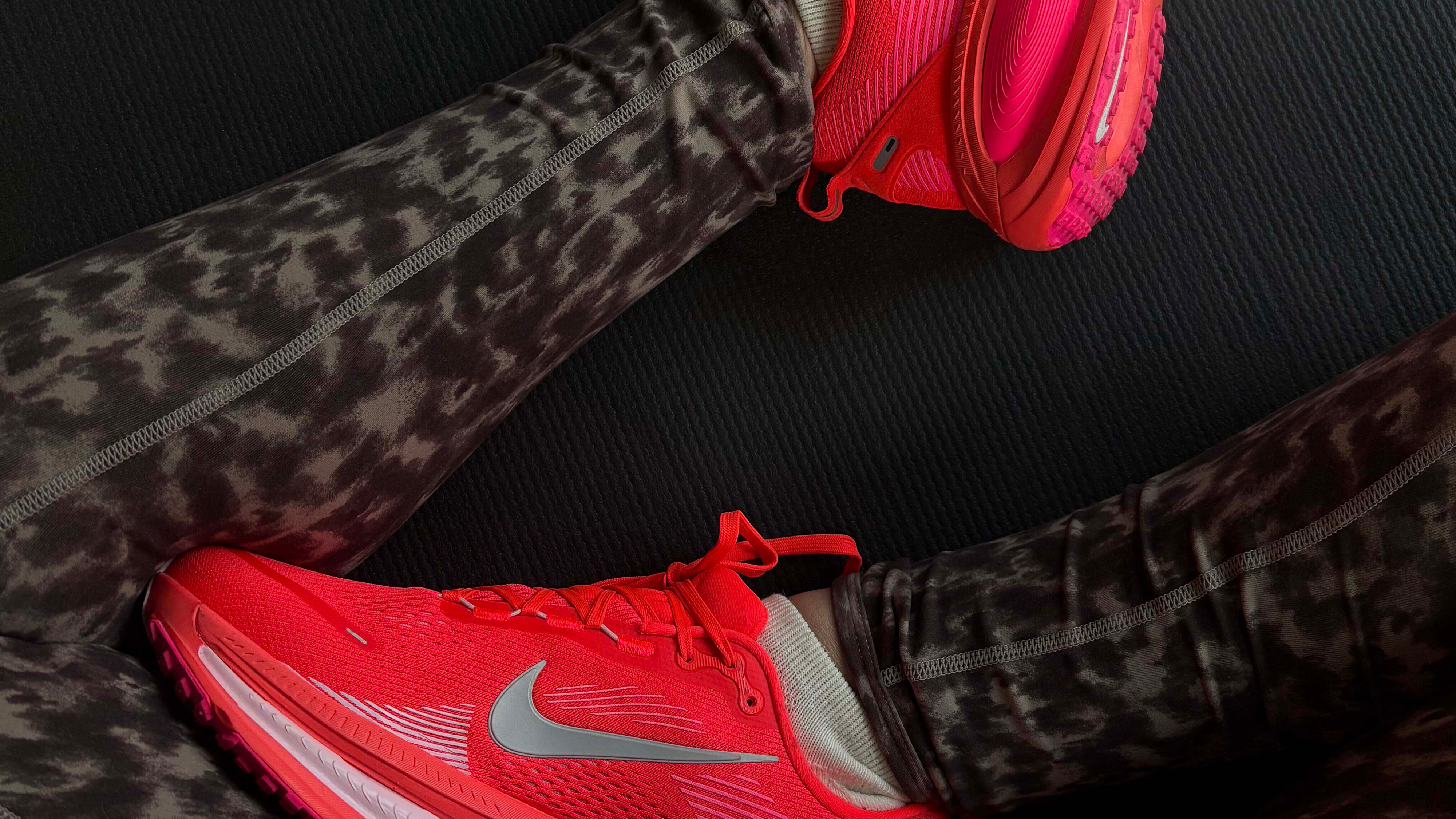 Who What Wear editor Ana Escalante wearing plus size activewear and nike running shoes.
