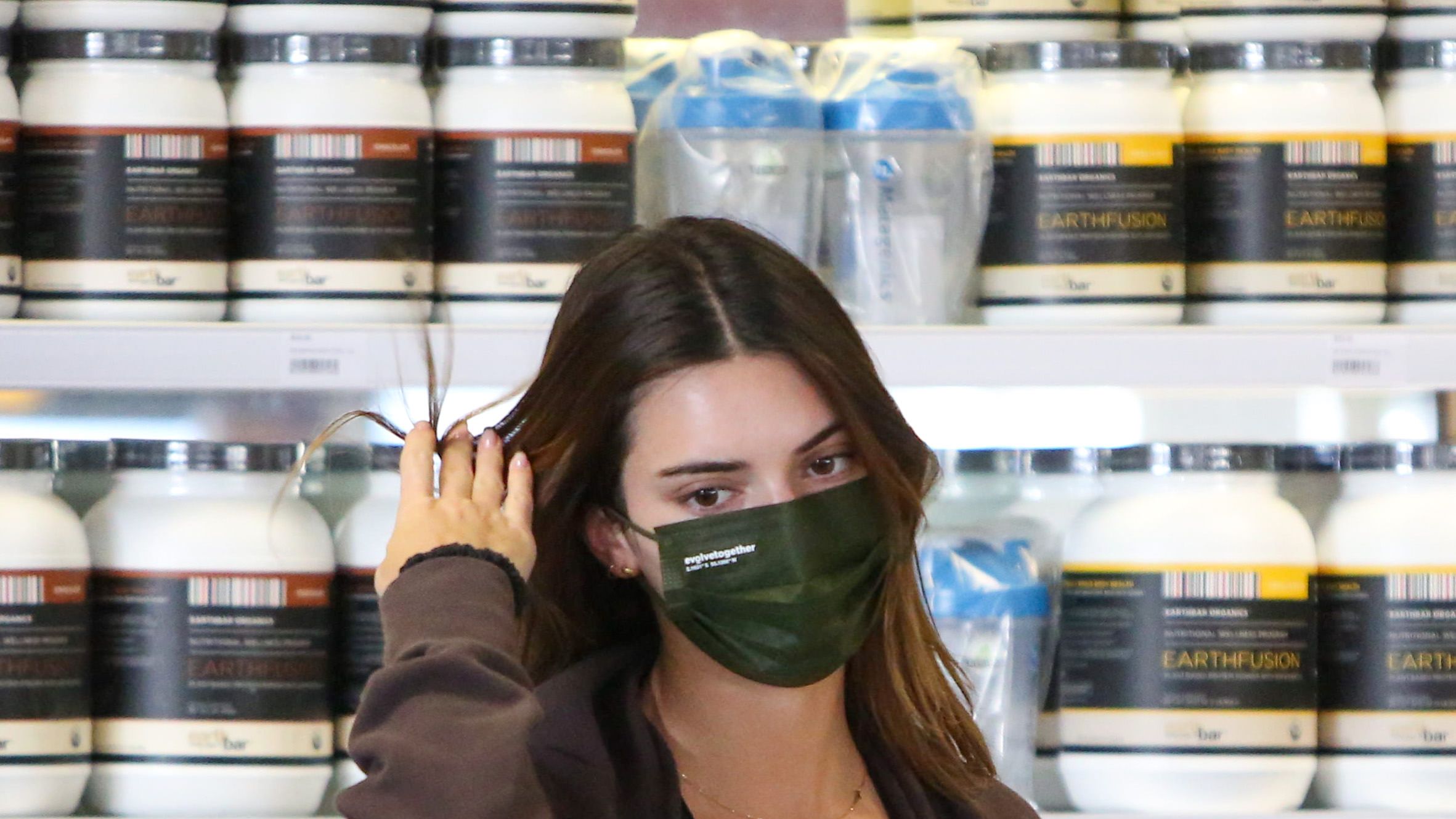 Important News: You Can Shop Kendall Jenner's Sports Bra/Leggings Set Right  Now