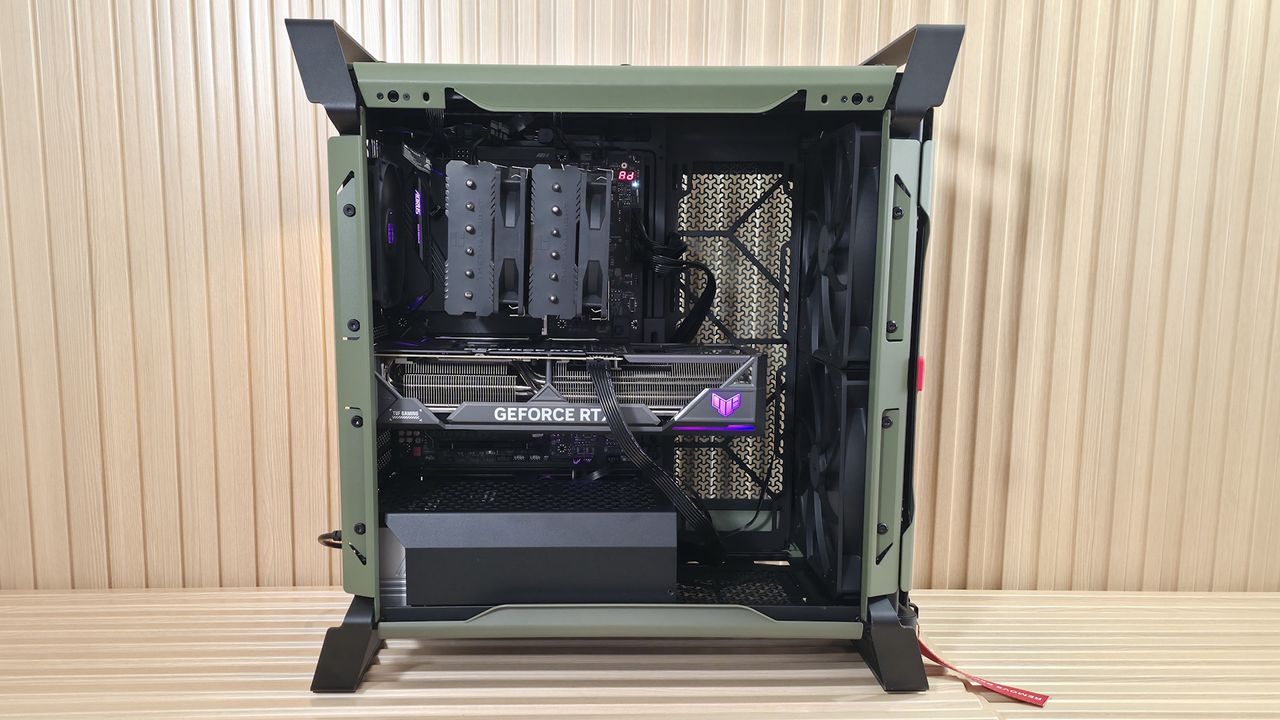 Corsair Warthog RS - Inside 2