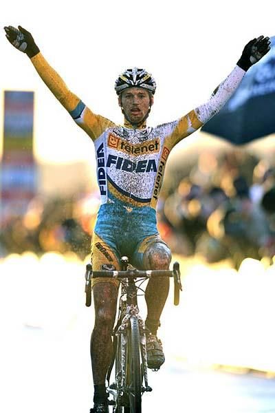 Kevin Pauwels (Telnet Fidea) takes the win.