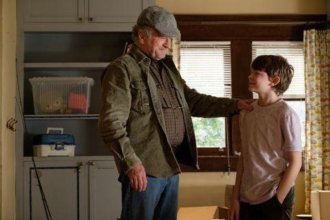 Robert De Niro plays Ed in 'The War with Grandpa,' squaring off against his grandson after his daughter (Uma Thurman) insists he move in with her family.