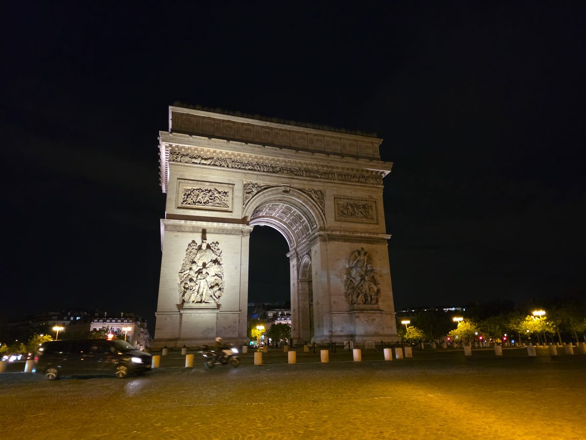 Lowlight camera sample captured on the Galaxy S25 Edge